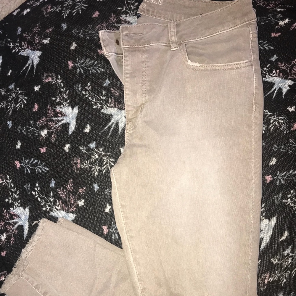 Crop jeans.